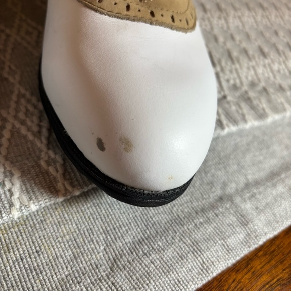 NIKE AIR GOLF SHOES # 950204- White w/Tan Saddle - Women’s Size 6.5. Metal spike - Picture 5 of 11